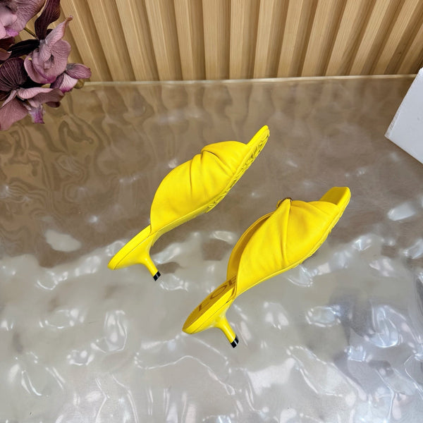 Loew Pebble Soft Sandal 55 Yellow in Sheepskin 749415