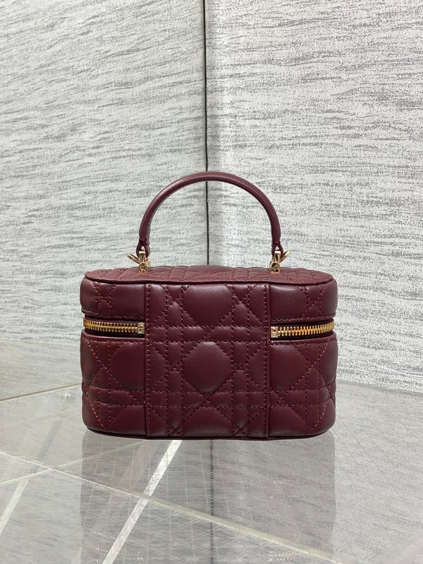 CD Bow-embellished Cosmetic Bag 17.5 Burgundy in Lambskin 286416