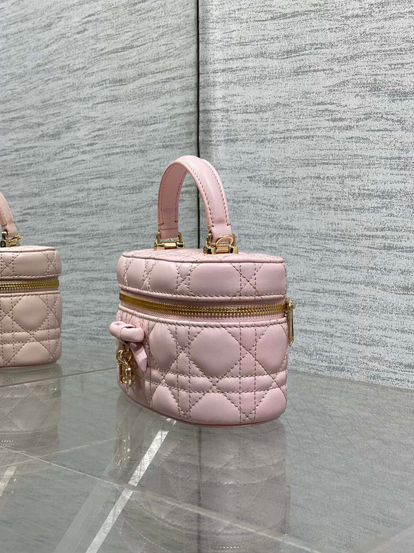 CD Bow-embellished Cosmetic Bag 17.5 Pink in Lambskin 286422