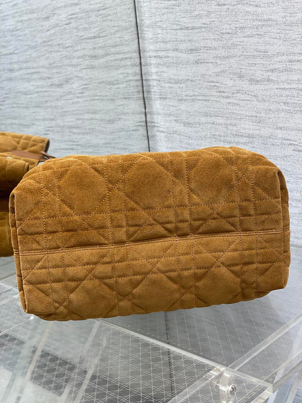 CD Toujours Vertical 28.5cm Brown in Suede 286488
