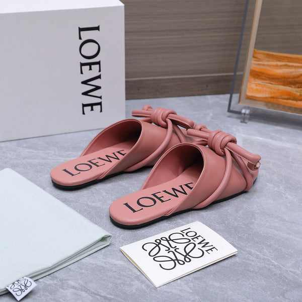 Loew 26 Knotted Closed-Toe Flat Mules Earthy Pink in Lambskin 759434