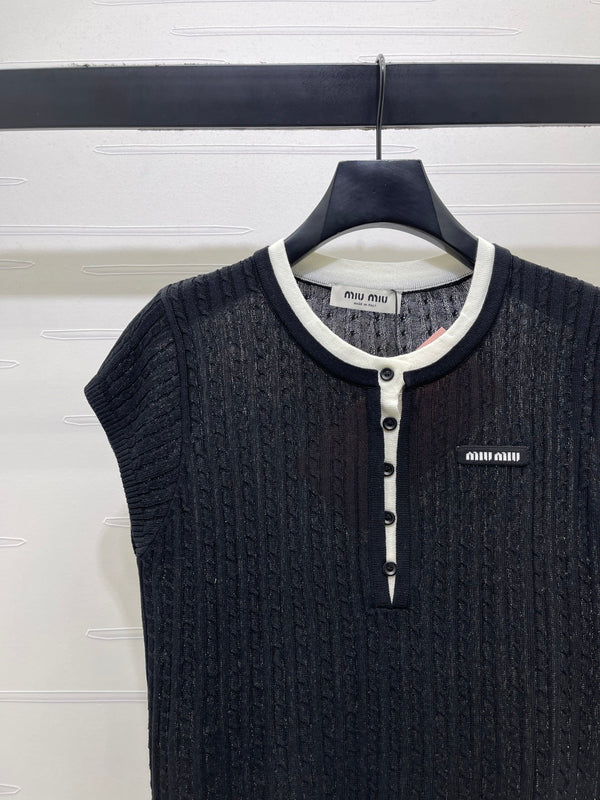 Miu 26 Crew Neck Knit Short-Sleeve T-Shirt Black in Wool 382061
