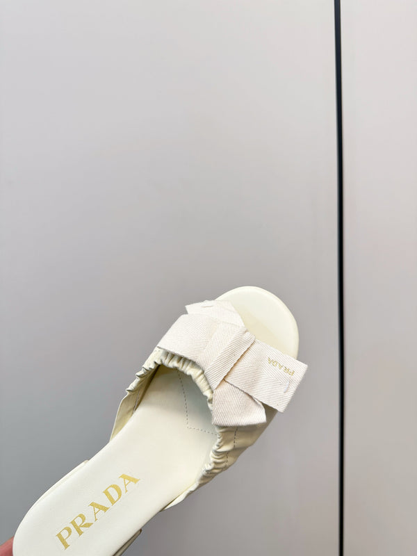 Pra Bow-Tie Stylish Flat Sandals Ivory in Lambskin 771280