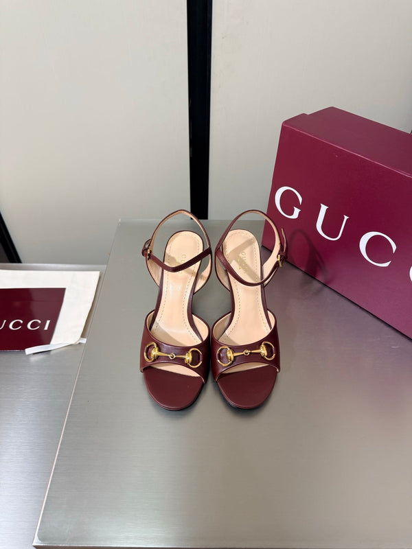 GG Buckle Stiletto Round Toe Heel Height 85mm Burgundy in Calfskin 784469