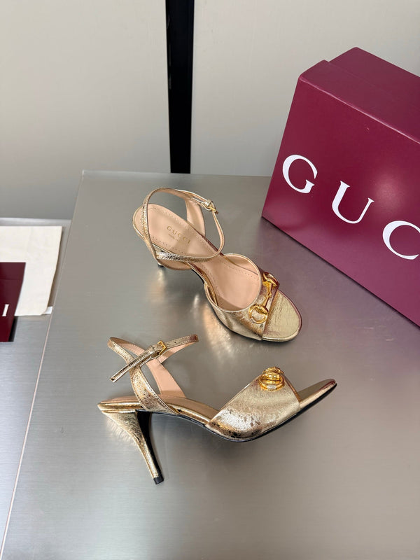GG Buckle Stiletto Round Toe Heel Height 85mm Gold in Calfskin 784468