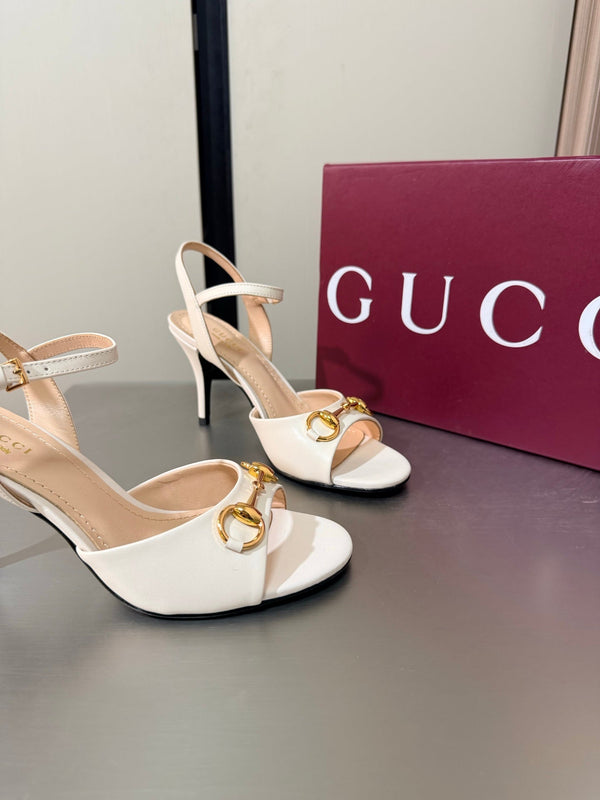 GG Buckle Stiletto Round Toe Heel Height 85mm White in Calfskin 784465