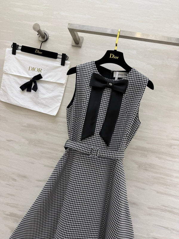 CD 26 Houndstooth Sleeveless Dress White Black in 384696