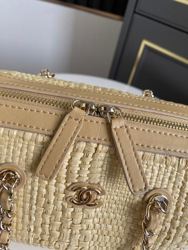 CC Classic Handbag With Chain 18.5cm Beige Woven Coconut Fiber
