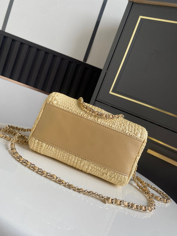 CC Classic Handbag With Chain 18.5cm Beige Woven Coconut Fiber