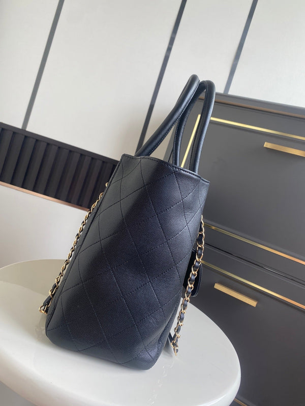 CC Tote Bag 39cm Black Caviar Cowhide