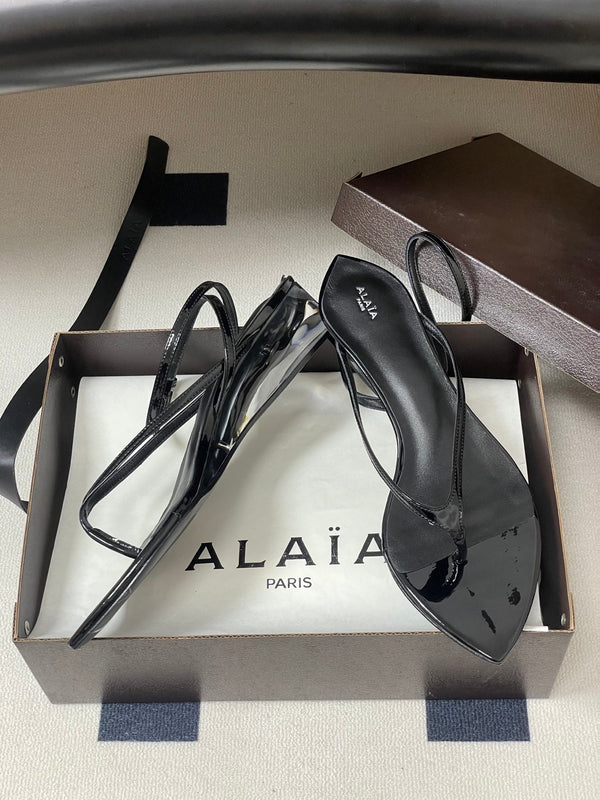 Alaia Thong Sandals Black 3cm Patent Leather 835291
