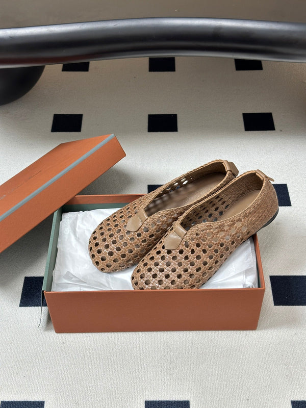 LP 26s Floaty Flats Begie Handwoven Cowhide Leather 235278