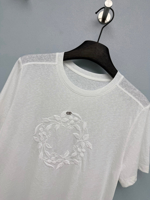 CD 2026 Floral Embroidery Short-Sleeve T-Shirt White Cotton 392386