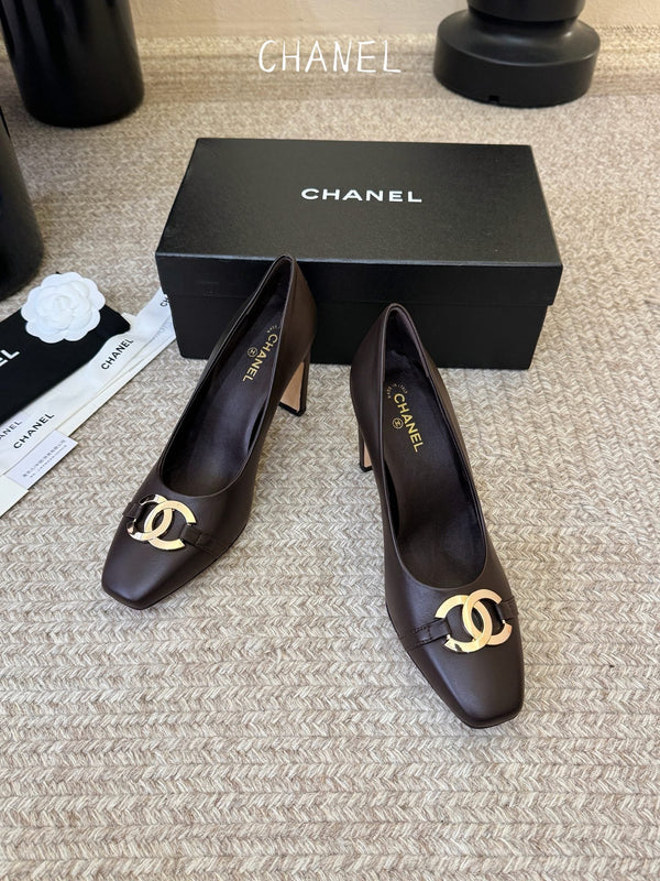 CC 26ss Logo Square-Toe Pumps Dark Brown Lambskin 835684
