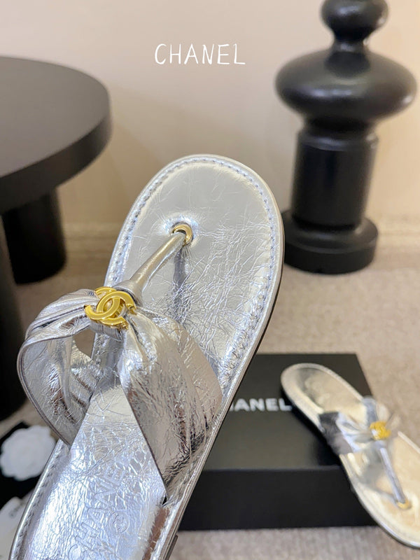 CC 26S Thong Slide Sandals Silver Metallic Cowhide 835642