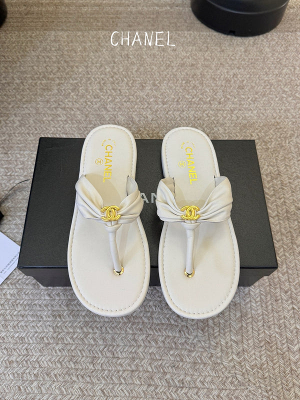 CC 26S Thong Slide Sandals White Cowhide 835641