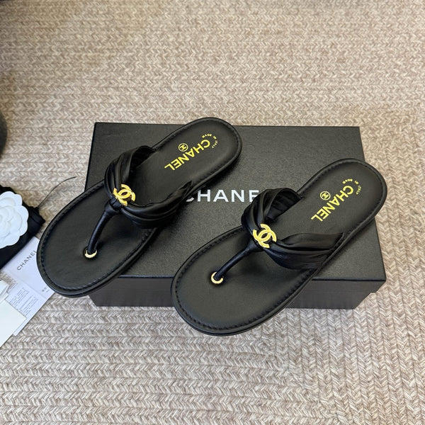 CC 26S Thong Slide Sandals Black Cowhide 835640