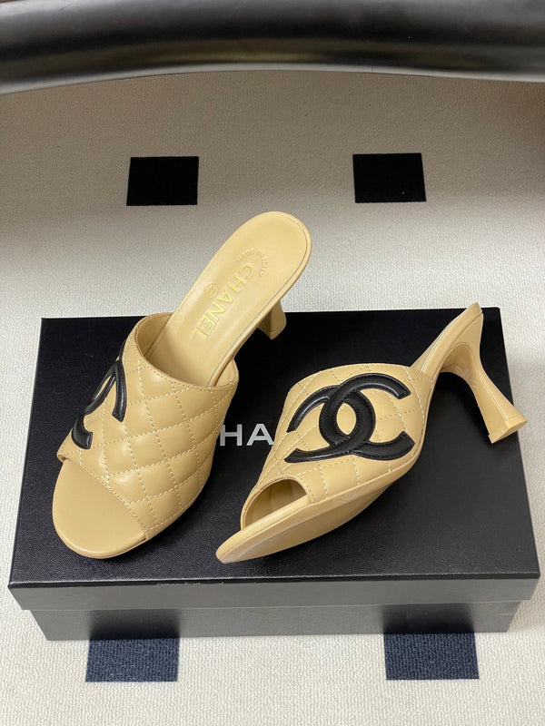 CC 26A Logo Quilted Heeled Sandals 8cm Begie Black Lambskin 834710