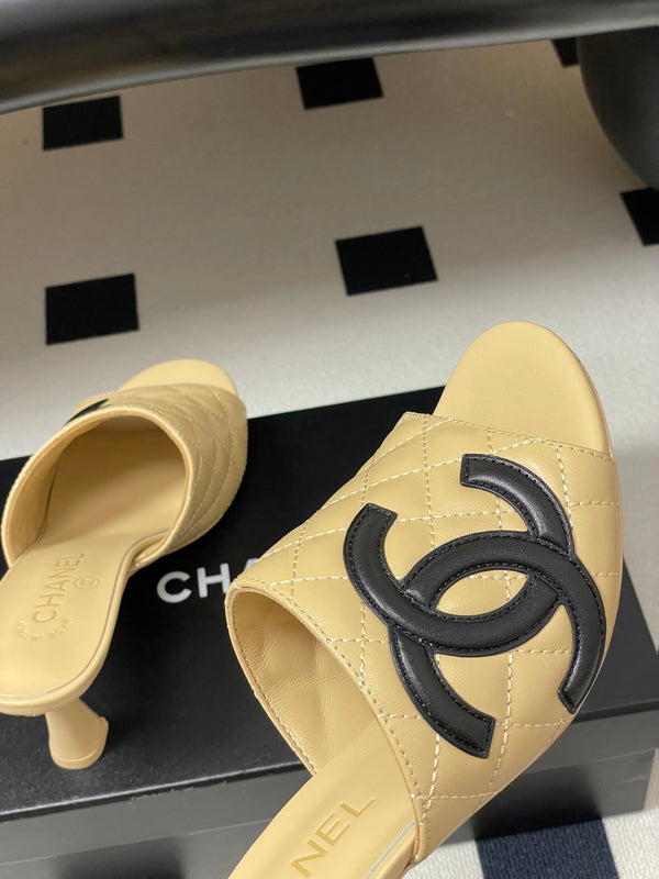 CC 26A Logo Quilted Heeled Sandals 8cm Begie Black Lambskin 834710