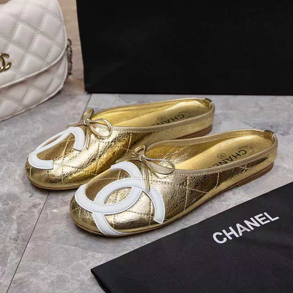 CC Coco Beach 26ss Flat Mules Metallic Gold Quilted Leather White Logo 840271