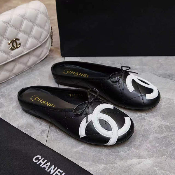 CC Coco Beach 26SS Flat Mules Black Quilted Lambskin White Logo 840269