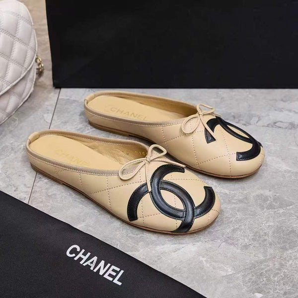 CC Coco Beach 26SS Flat Mules Begie Quilted Lambskin Black Logo 840268