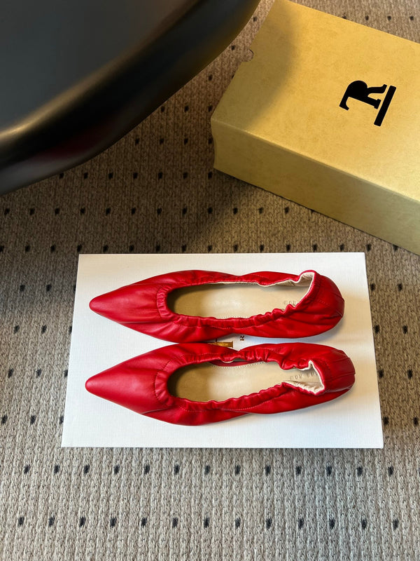 TR 26SS Ruched Pointed-Toe Kitten Heel Pumps