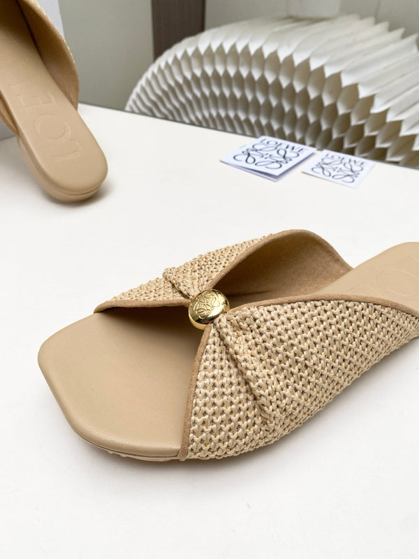 Loew Pebble Soft Slides Beige Lambskin Leather 881380