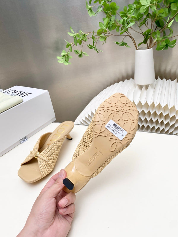 Loew Pebble Soft Sandals Beige Lambskin Leather 881366