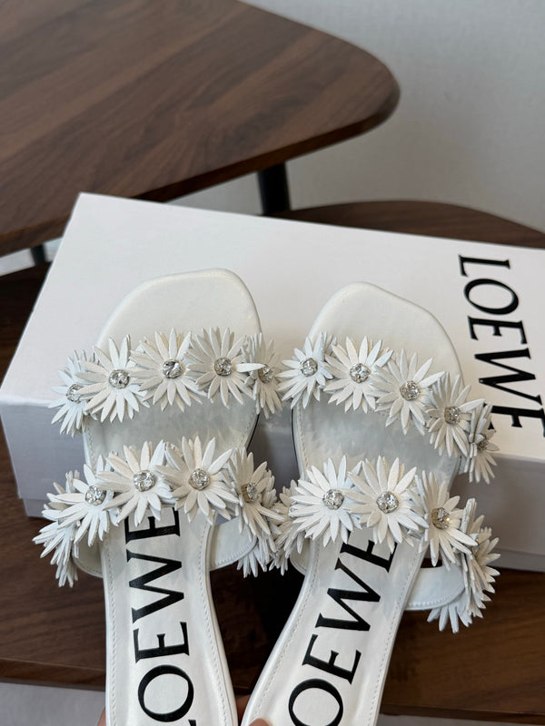 Loew Paula's Ibiza Petal Flower Flat Sandals White Leather889895