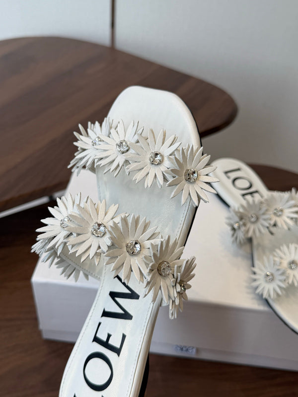 Loew Paula's Ibiza Petal Flower Flat Sandals White Leather889895