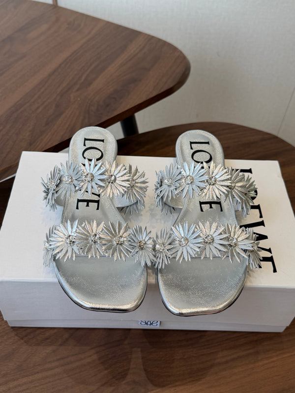 Loew Paula's Ibiza Petal Flower Flat Sandals Silver Leather 889894