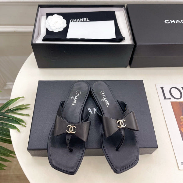 CC Bow Thong Flat Sandals Black Leather 891769