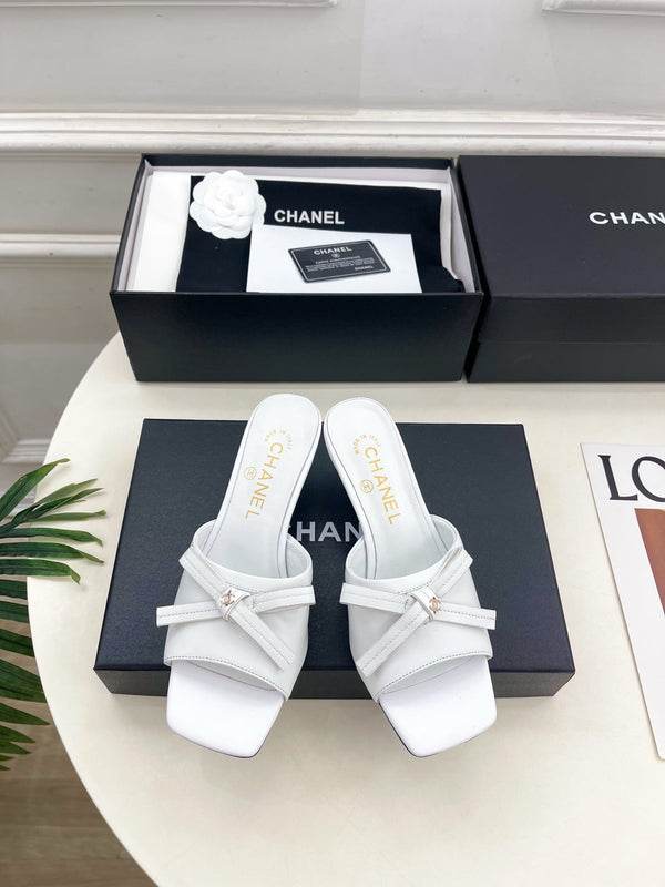 CC Bow Mules 5cm White Lambskin Leather 891753