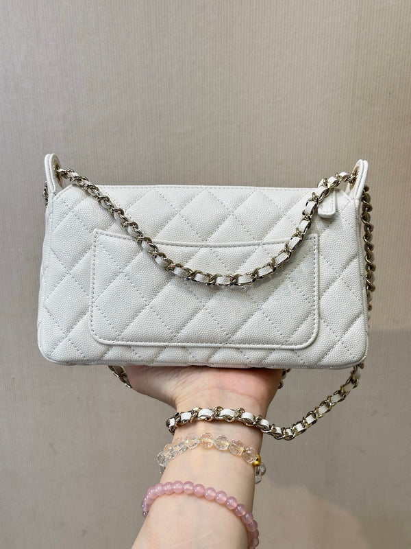 CC 25s Classic Clutch With Chain White Caviar Leather
