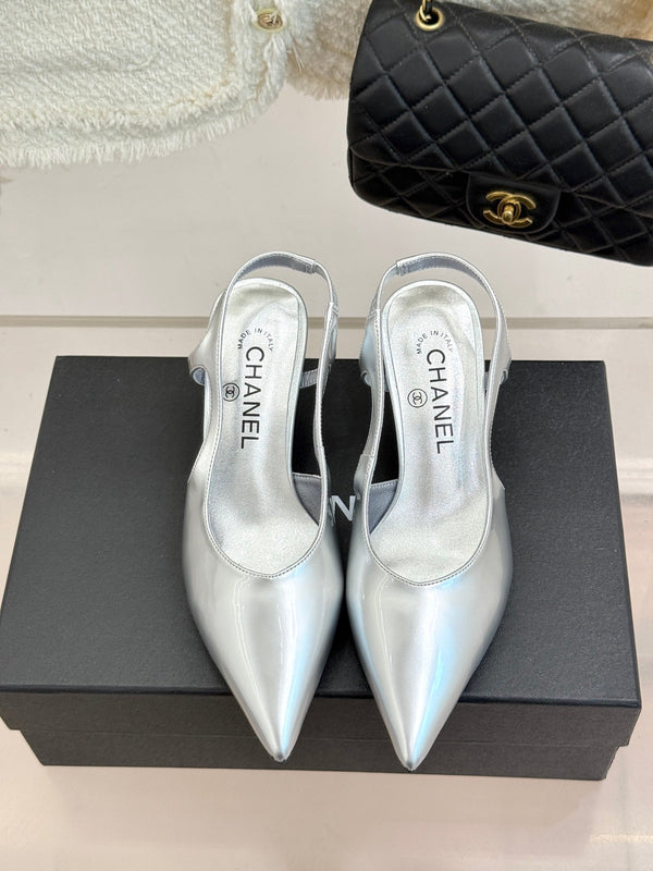 CC 26A Pointed Toe Slingback Pumps Silver Patent Cowhide 904671