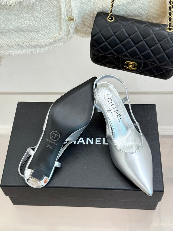 CC 26A Pointed Toe Slingback Pumps Silver Patent Cowhide 904671