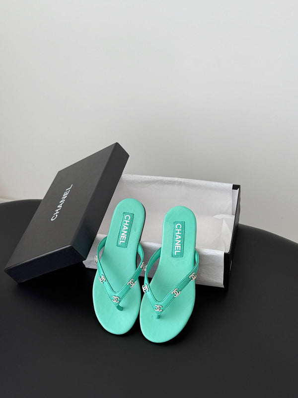 CC Crystal Logo Thong Sandals Mint Green Leather 915117