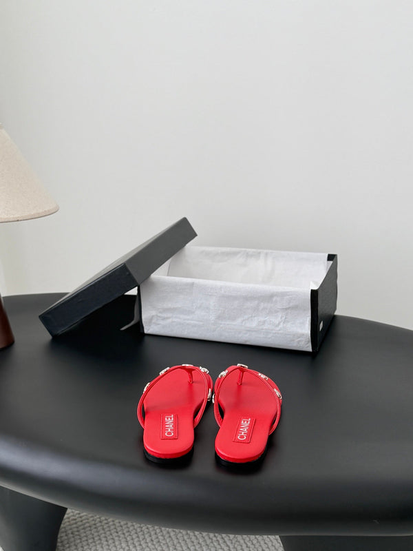 CC Crystal Logo Thong Sandals Red Leather 915112