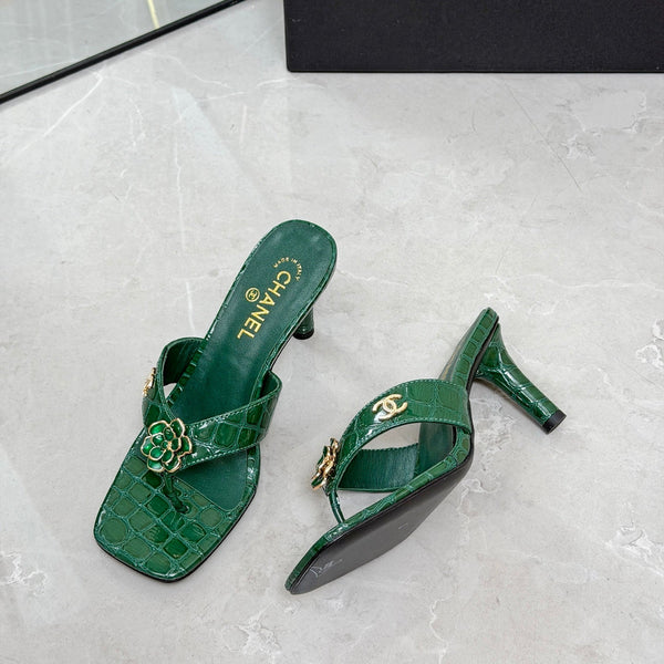 CC 26A Camellia Double C Thong Sandals 8.5CM Green Stone-Grain Cowhide 938253