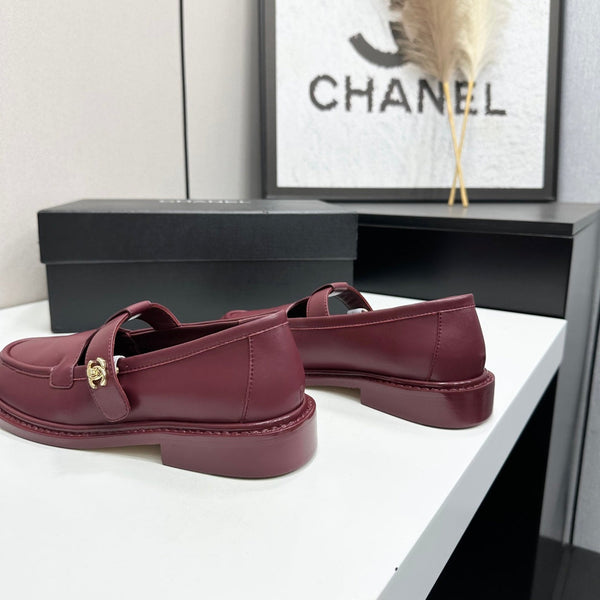 CC Turn-Lock CC T-Strap Loafers Burgundy Leather 944552