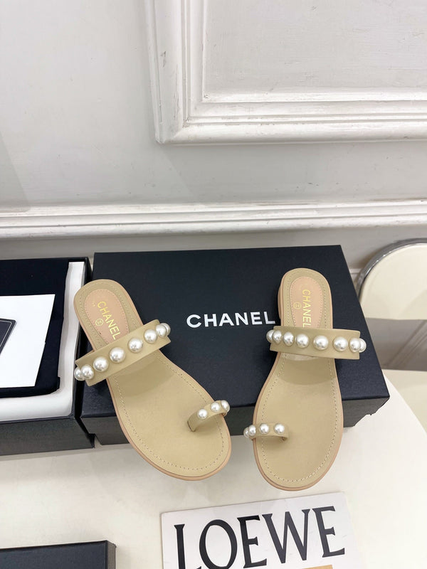 CC Pearl Double C Thong Sandals Beige Leather 947068