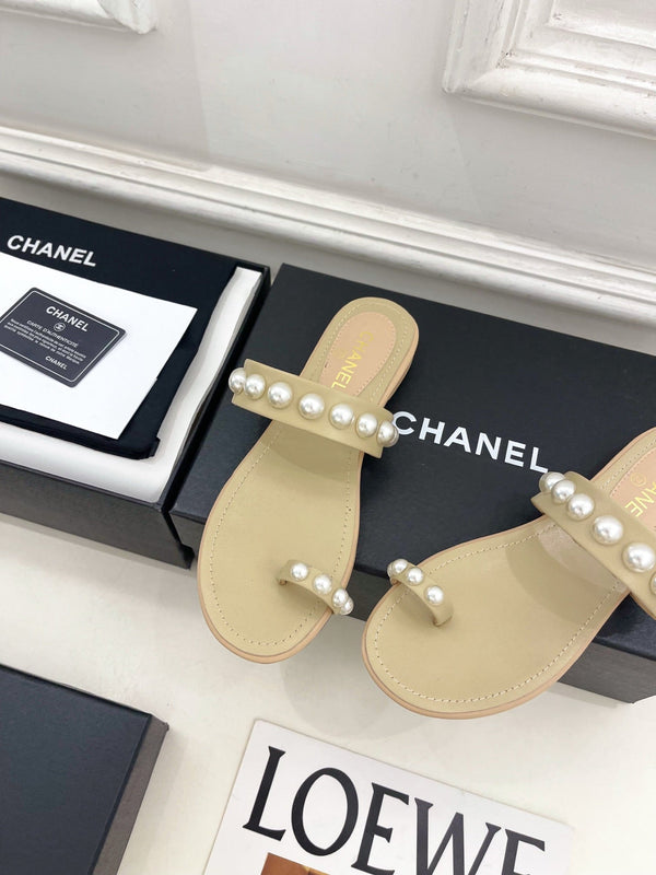 CC Pearl Double C Thong Sandals Beige Leather 947068