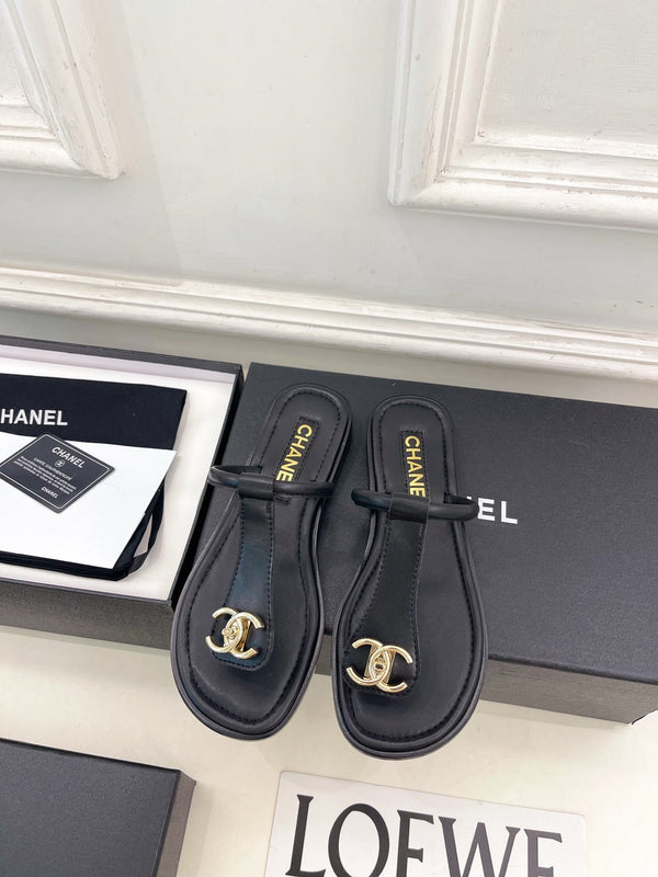 CC Double C Thong Sandals Black Leather 947041