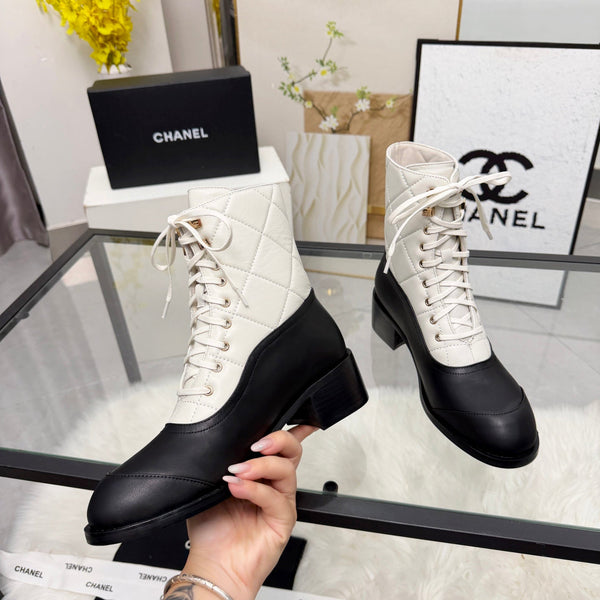 CC Lace-Up Ankle Boots 5CM White Black Quilted Leather 958901