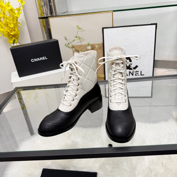 CC Lace-Up Ankle Boots 5CM White Black Quilted Leather 958901