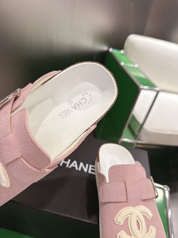 CC Slip-On Mules Crystal Buckle Pink Suede 960363