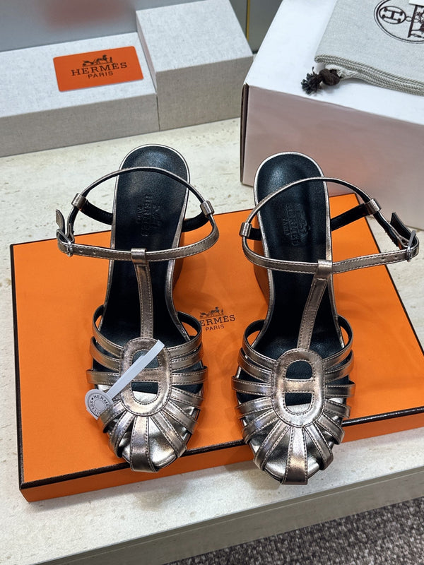 HM Wedge Sandals 10.5CM Taupe Metallic Leather 959358