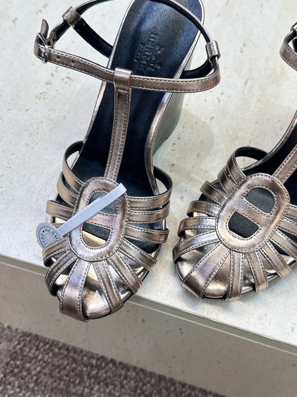 HM Wedge Sandals 10.5CM Taupe Metallic Leather 959358