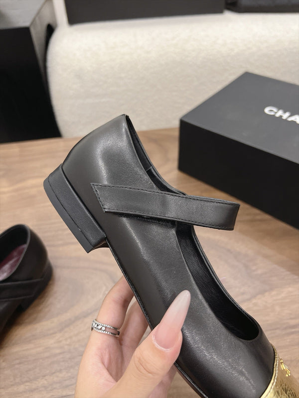 CC Square-Toe Mary Jane Flats Black Gold Lambskin 961513